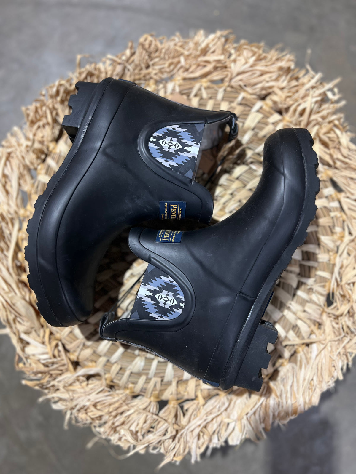 Pendleton Classic Chelsea-Branded Envy